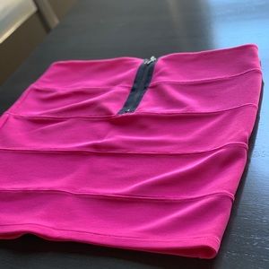 Cute Victoria’s Secret Skirt - size medium